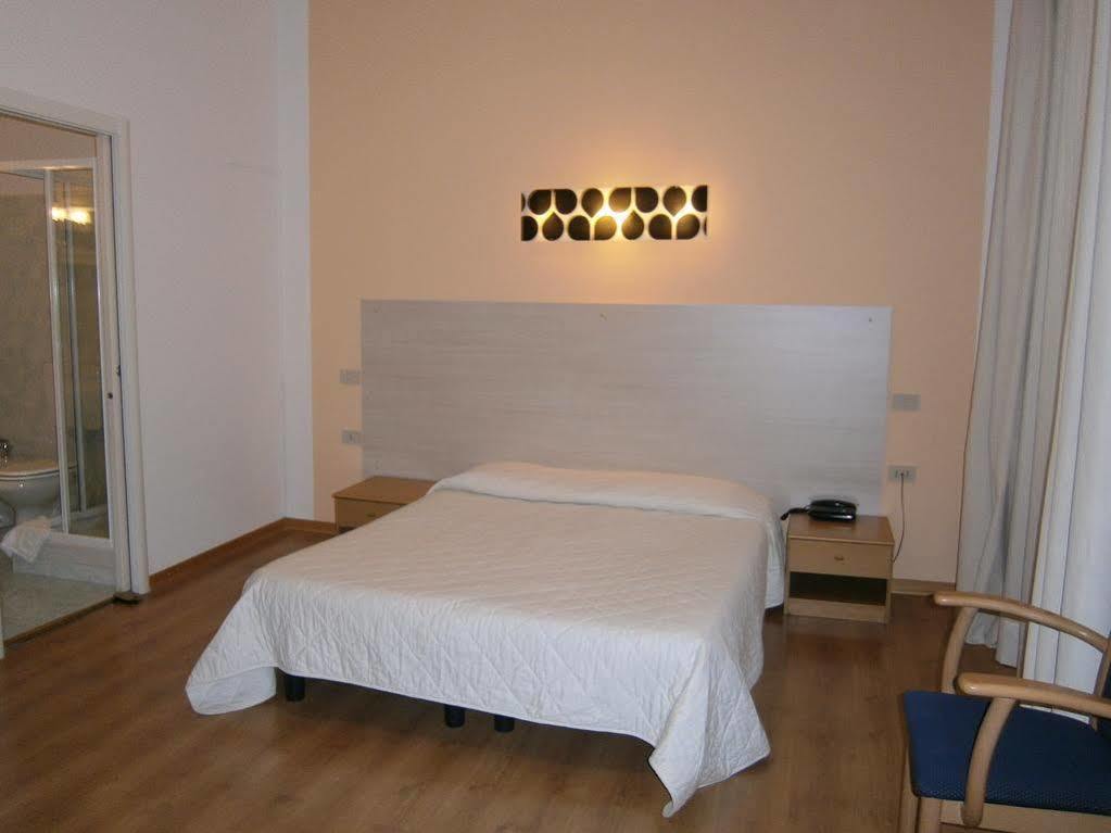Hotel Alabarda Trieste Quarto foto